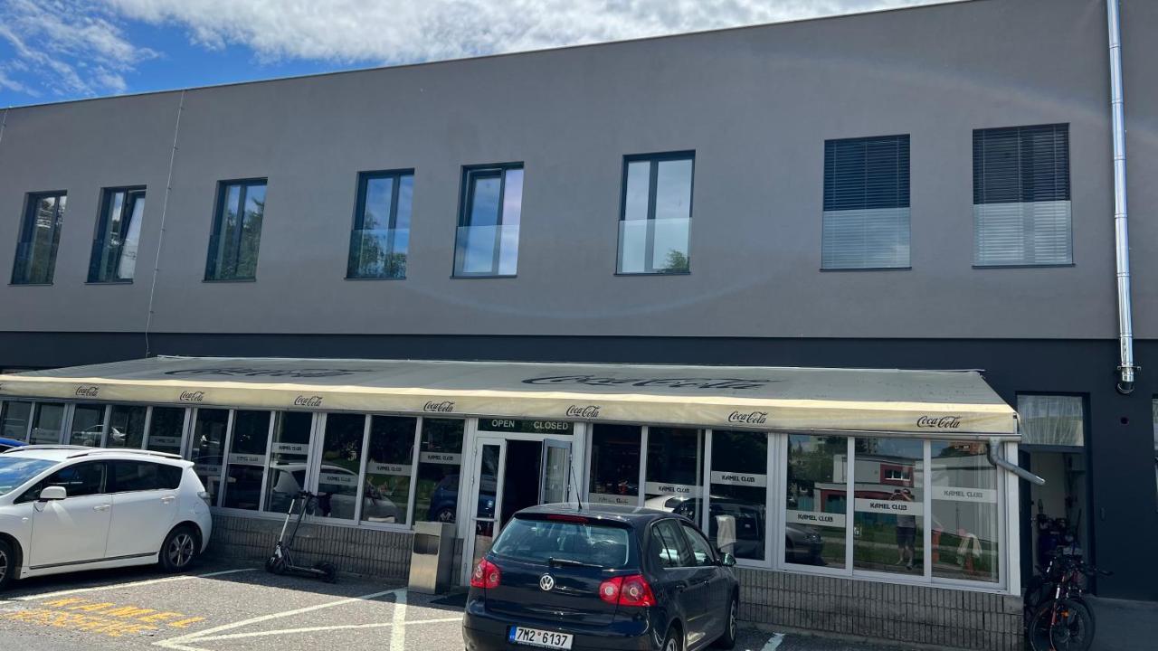 Kamel Club Restaurace A Penzion 奥洛穆茨 外观 照片